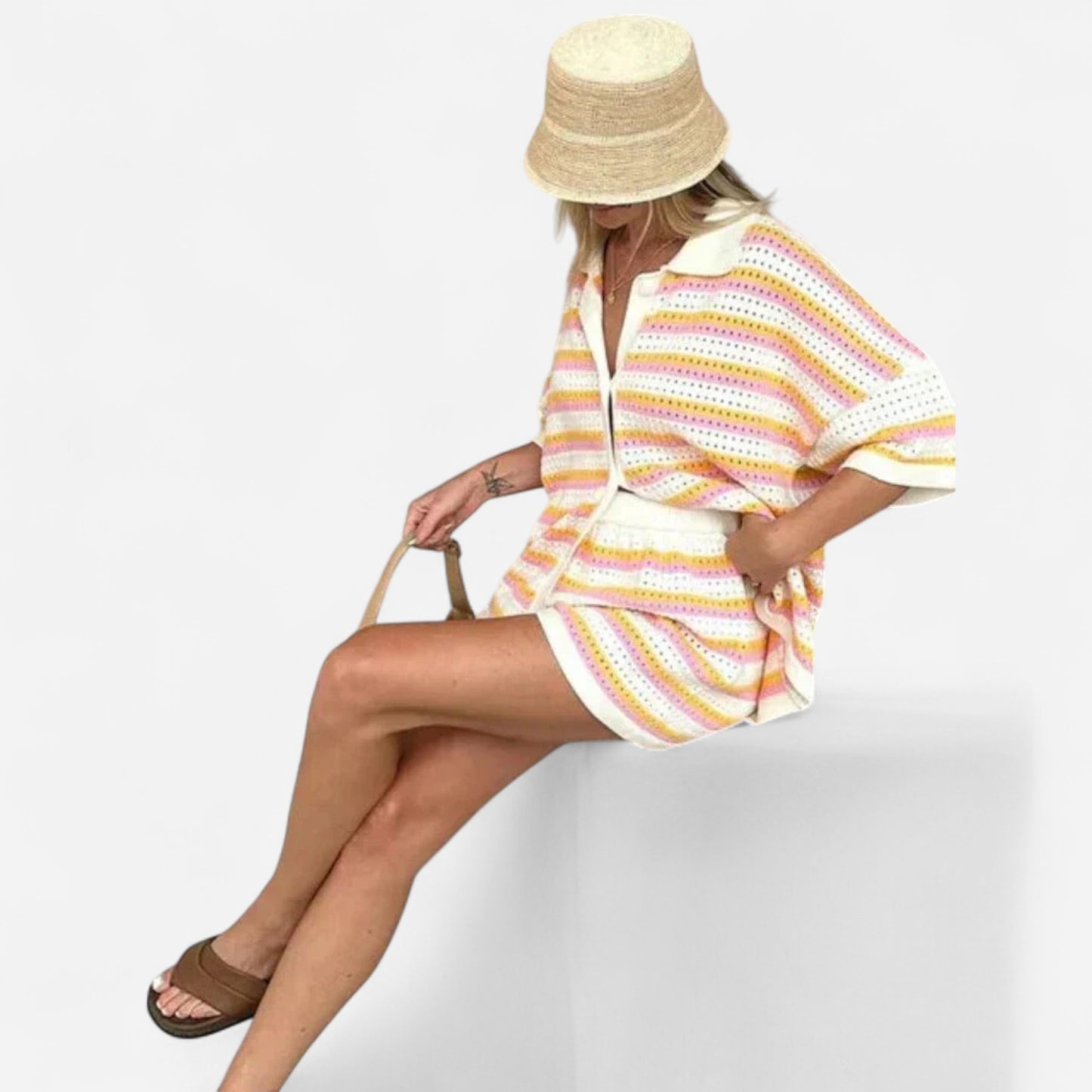 Ensemble en Tricot Rayé - Haut Boutonné & Short d'Été Casual
