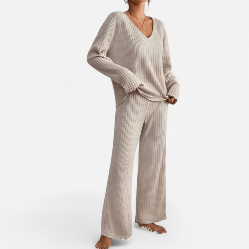 Québec Élégance Clothing set Kathy - Ensemble tricoté à col en V pour un style décontracté