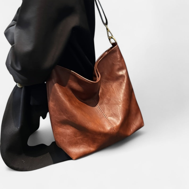 Québec Élégance Leather bags Ruby - Sac en cuir élégant avec compartiments pratiques