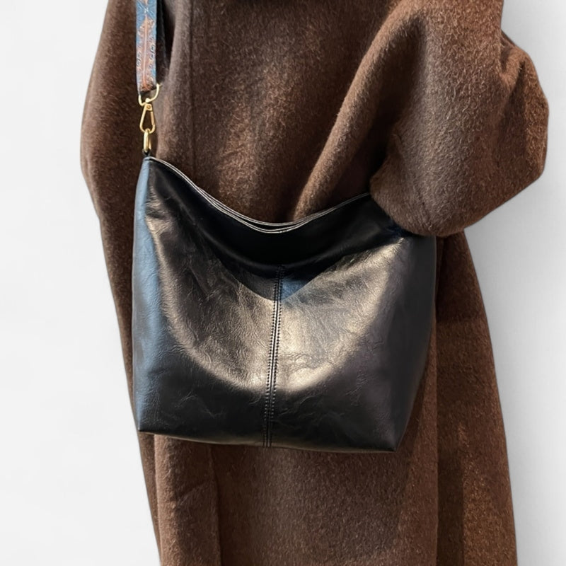 Québec Élégance Leather bags Ruby - Sac en cuir élégant avec compartiments pratiques