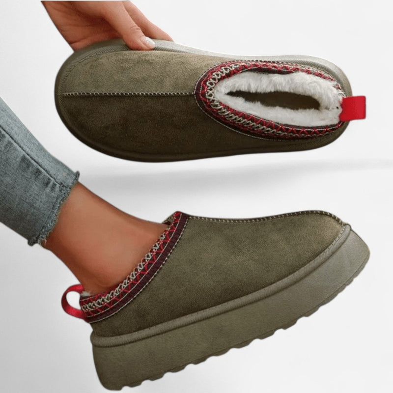 Québec Élégance Shoes Jasmine - Pantoufles douillettes en daim avec doublure en laine