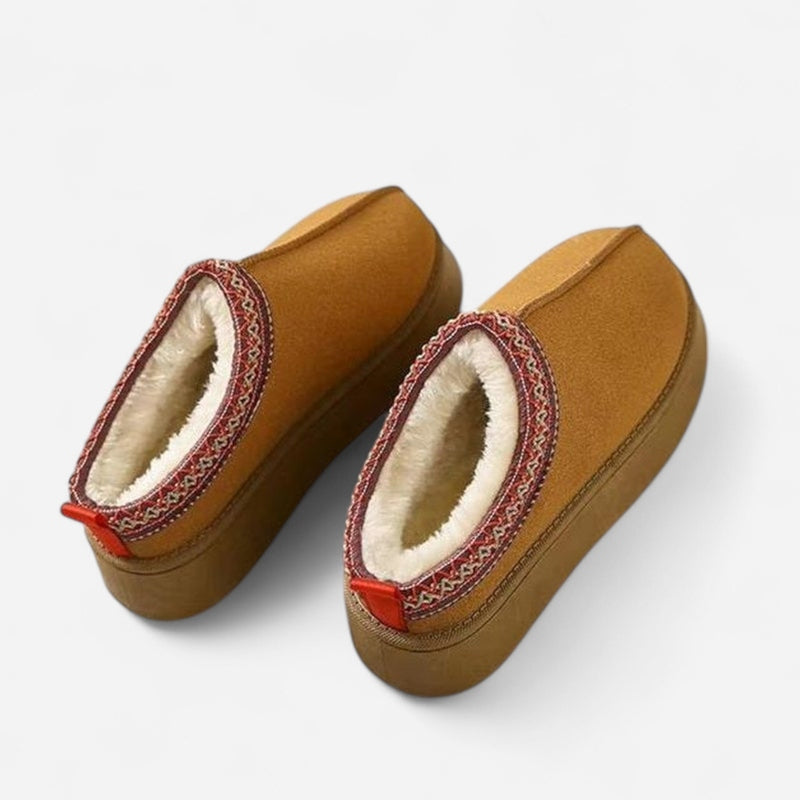 Québec Élégance Shoes Jasmine - Pantoufles douillettes en daim avec doublure en laine