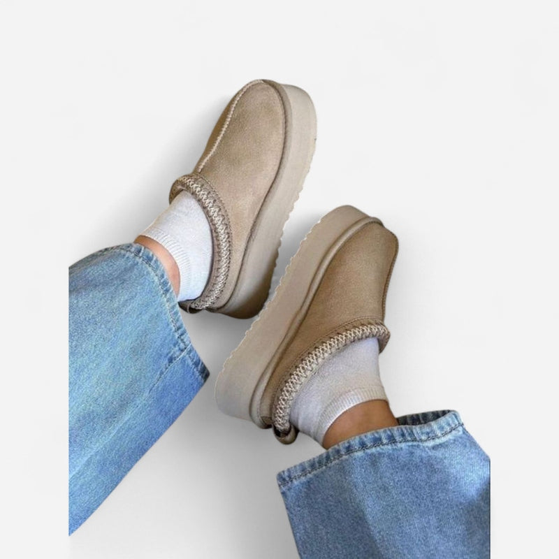 Québec Élégance Shoes Jasmine - Pantoufles douillettes en daim avec doublure en laine