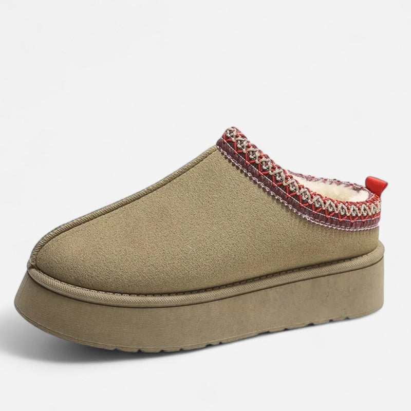 Québec Élégance Shoes Jasmine - Pantoufles douillettes en daim avec doublure en laine