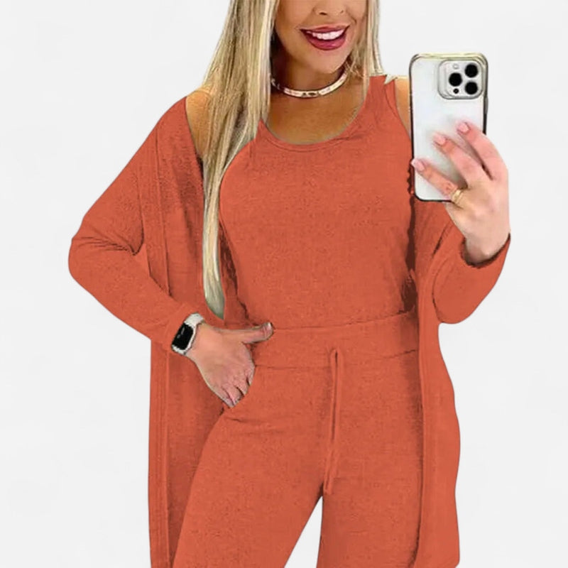 Québec Élégance Two-Piece Suit Maja - Ensemble tricolore élégant pour femme en polaire douce