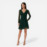 Robe midi élégante pour invitées de mariage, décolleté V, manches longues