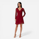 Robe midi élégante pour invitées de mariage, décolleté V, manches longues