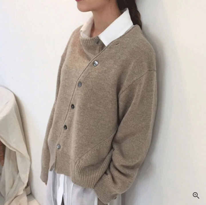 SERENA™ | Cashmere cardigan with playful buttons