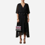 Robe longue élégante à décolleté en V et ceinture, été chic