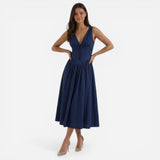 Robe midi femme élégante à décolleté en V, bretelles et jupe évasée