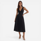Robe midi femme élégante à décolleté en V, bretelles et jupe évasée