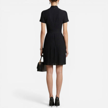 Robe Élégante Femme Plissée à Boutons, Col Haut, Manches Courtes