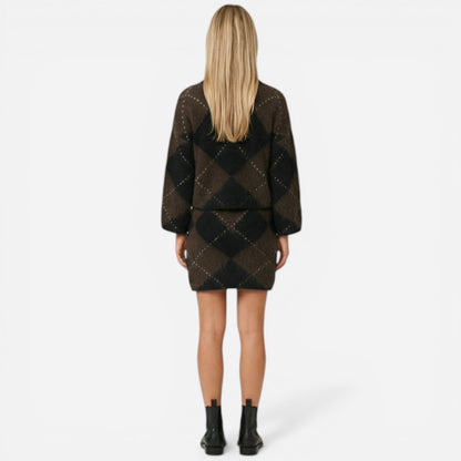 Ensemble en tricot à motifs losanges pour femmes - col roulé et jupe courte