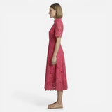 Robe midi en dentelle avec col montant pour cérémonies élégantes