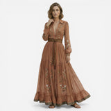 Robe maxi A-line pour femmes avec ceinture et broderie élégante