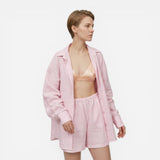 Ensemble chic femme : cardigan et short assortis élégants