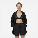 Ensemble chic femme : cardigan et short assortis élégants