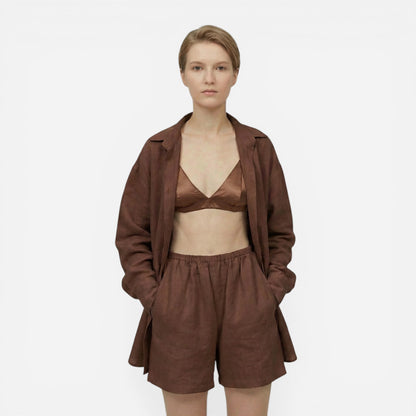 Ensemble chic femme : cardigan et short assortis élégants