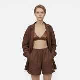 Ensemble chic femme : cardigan et short assortis élégants