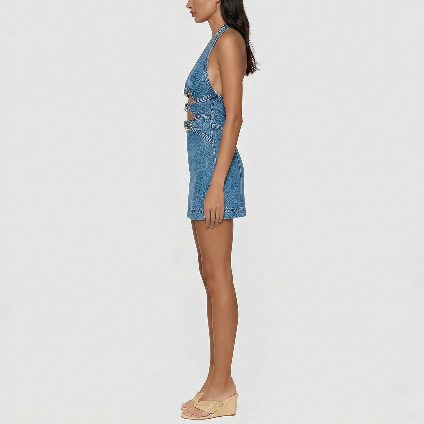 Robe en denim mini poura femme, décolleté halter et découpe avant