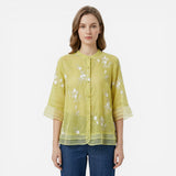 Blouse féminine douce avec broderie florale et col coréen élégant