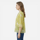Blouse féminine douce avec broderie florale et col coréen élégant