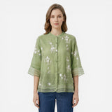 Blouse féminine douce avec broderie florale et col coréen élégant